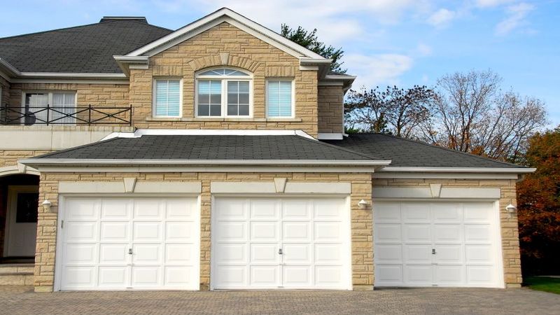 How To Choose The Best Residential Garage Door