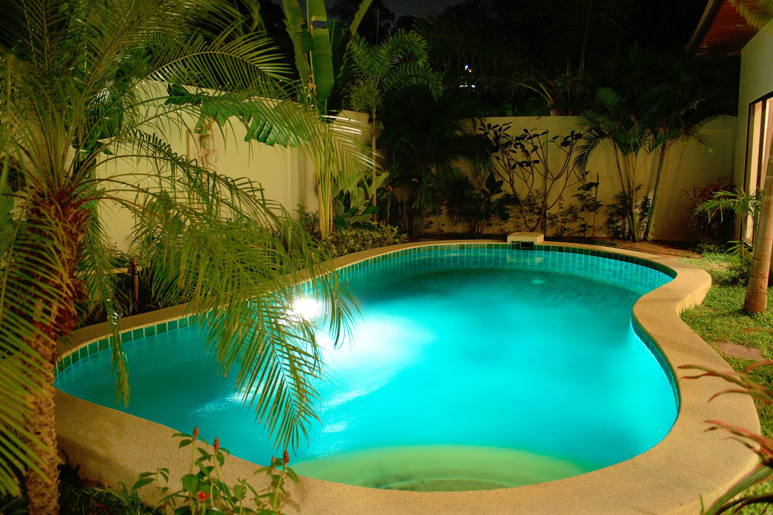 How to Have Success With a Pool Installation in League City